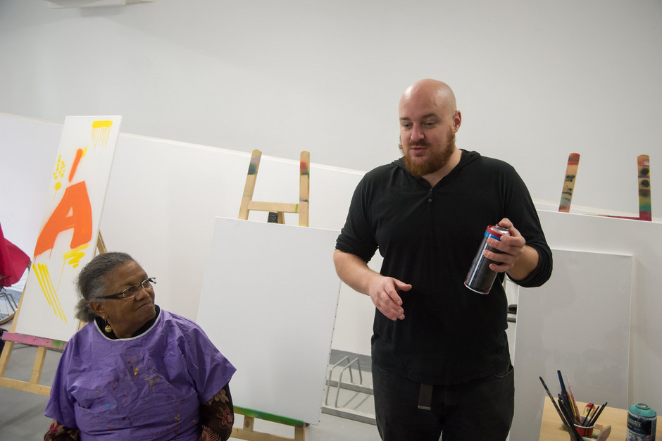 Atelier d'initiation au graffiti pour les seniors à la résidence Domitys, 17 novembre - voir en plus grand : (fenêtre modale)
