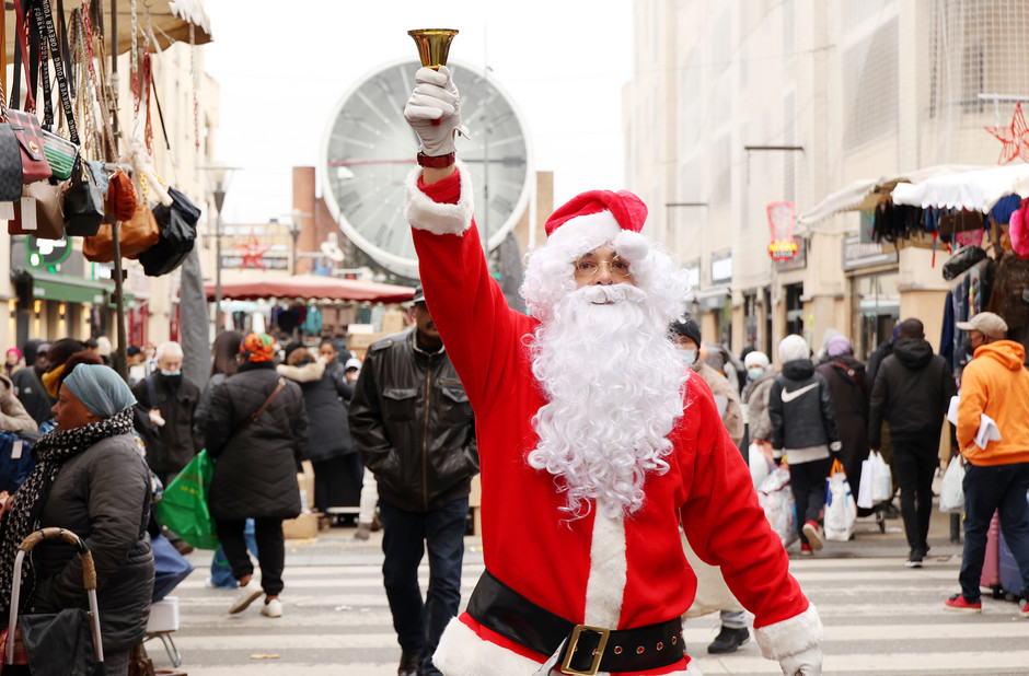 Animation Père Noël sur le marché AMH, 10 décembre - voir en plus grand : (fenêtre modale)