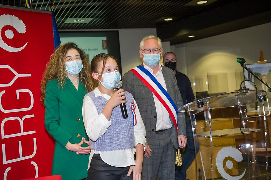 Cérémonie d'intronisation du Conseil des jeunes, le 24 novembre à l'hôtel de ville - voir en plus grand : (fenêtre modale)