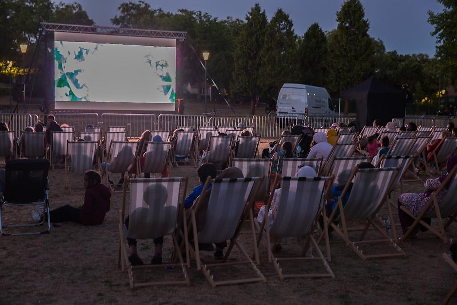 Séance de cinéma plein air au square de la Vénus des Loups, le mardi 28 juillet - voir en plus grand : (fenêtre modale)