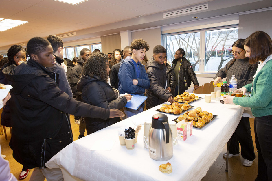 Cérémonie des stagiaires à l'hôtel de ville, 23 janvier - voir en plus grand : (fenêtre modale)