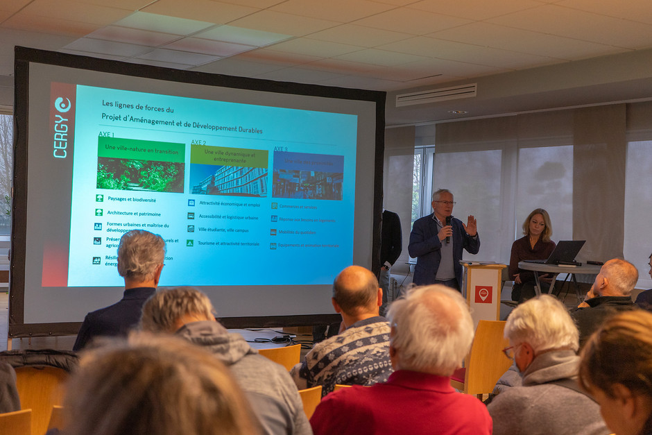 Réunion pour le Plan Local d'Urbanisme, 10 décembre - voir en plus grand : (fenêtre modale)