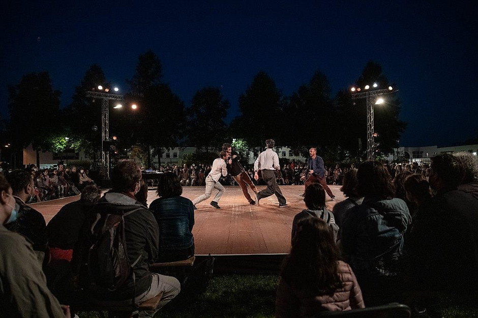 Cergy Soit ! Rendez-vous #4, Le doux supplice au square de la Vénus des Loups, 17 septembre - voir en plus grand : (fenêtre modale)