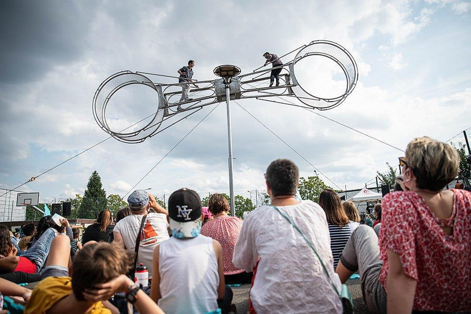 Cergy Soit ! Rendez-vous #4, La meute sur le plateau sportif de la Justice, 18 septembre - voir en plus grand : (fenêtre modale)