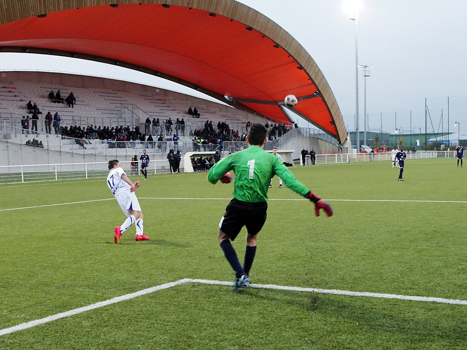 Inauguration du stade de football Salif Keïta en 2009  - voir en plus grand : (fenêtre modale)