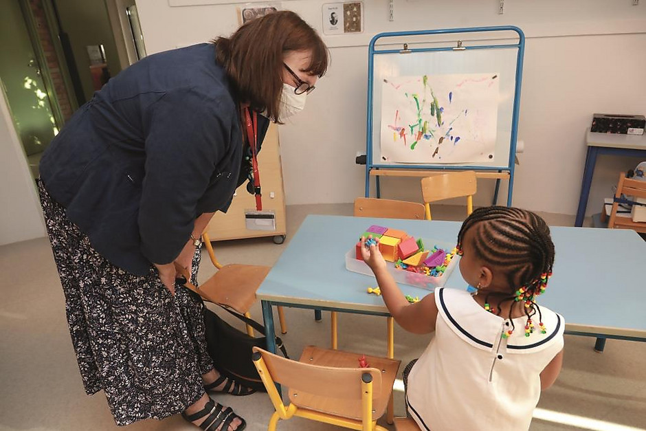 Rentrée scolaire aux Genottes (Horloge), 2 septembre - voir en plus grand : (fenêtre modale)