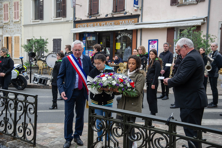 Cérémonie du 8 mai 1945 - voir en plus grand : (fenêtre modale)