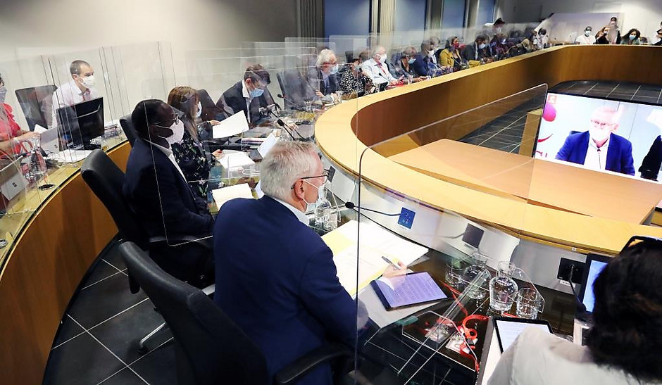 Conseil municipal du mardi 22 septembre 2020 avec le nouveau protocole sanitaire - voir en plus grand : (fenêtre modale)