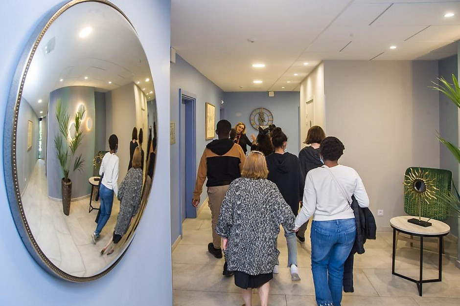 Simulation vieillissement avec le Conseil des jeunes, le 25 mai à la résidence seniors DOMITYS - voir en plus grand : (fenêtre modale)