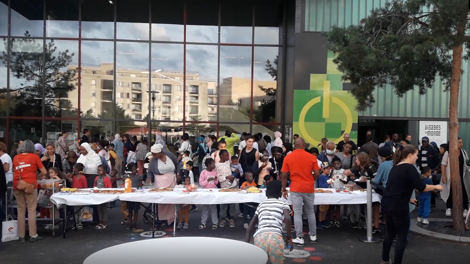 Pot de rentrée de la maison de quartier des Hauts-de-Cergy, 14 septembre - voir en plus grand : (fenêtre modale)