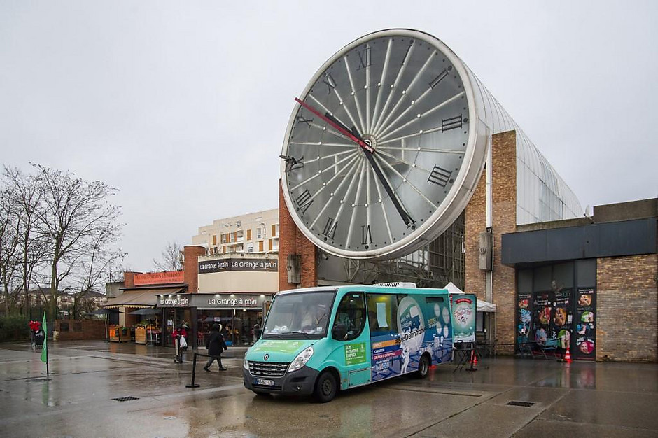 Passage du Bus initiative emploi le 27 novembre, à Cergy St Christophe - voir en plus grand : (fenêtre modale)