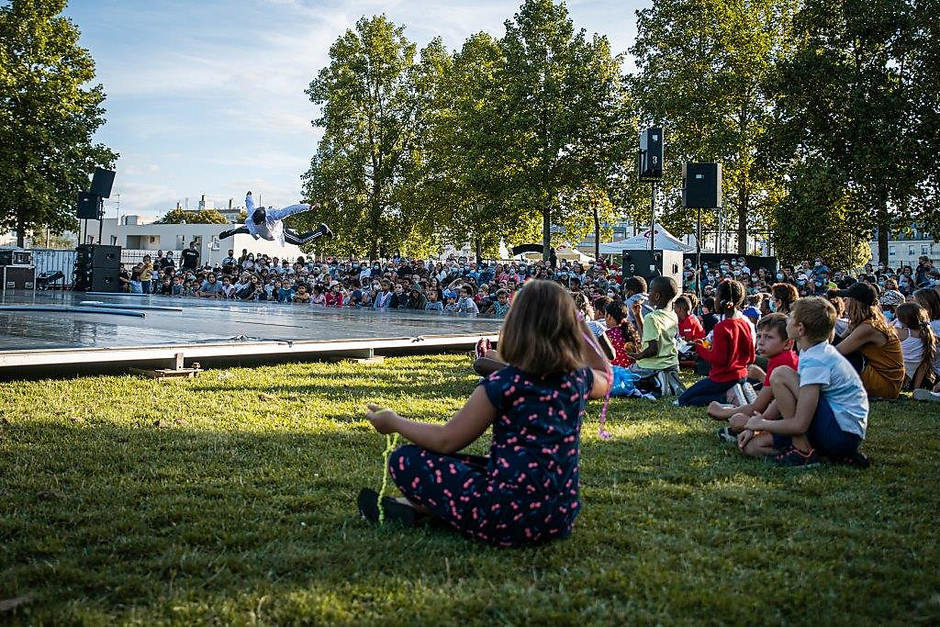 Cergy Soit ! Rendez-vous #3, Compagnie Clouds au square de la Vénus des loups, 11 septembre - voir en plus grand : (fenêtre modale)