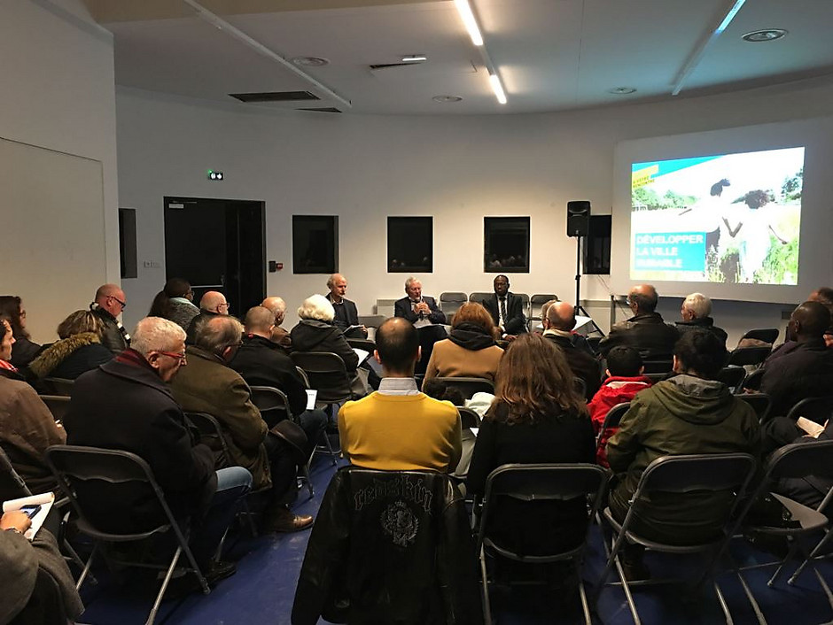 Réunion publique Trois Bois, jeudi 15 novembre 2018 à l'école des Essarts - voir en plus grand : (fenêtre modale)