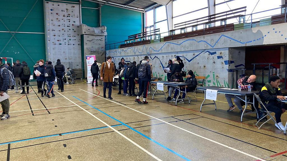 Forum des métiers et des formations inter-collèges, le 7 et le 9 février, gymnase des Chênes - voir en plus grand : (fenêtre modale)