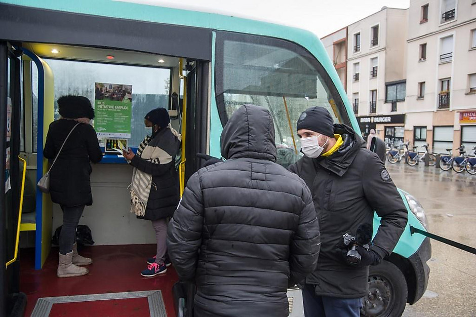 Passage du Bus initiative emploi le 27 novembre, à Cergy St Christophe - voir en plus grand : (fenêtre modale)