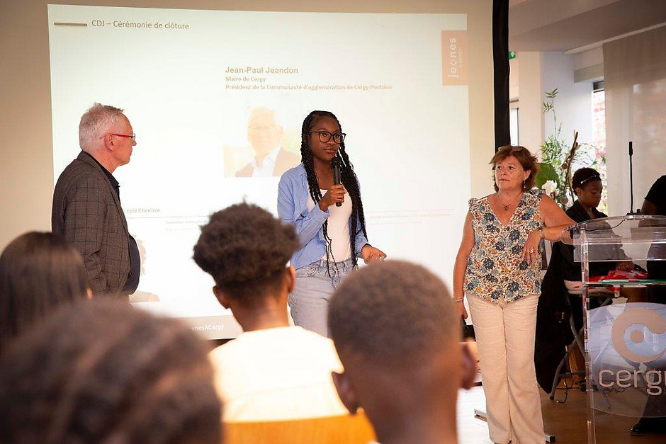 Cérémonie de clôture du conseil des jeunes, 6 juillet - voir en plus grand : (fenêtre modale)