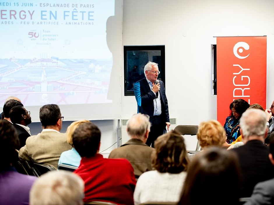 Réunion publique des Trois Bois du jeudi 6 juin, à l'école des Essarts. - voir en plus grand : (fenêtre modale)