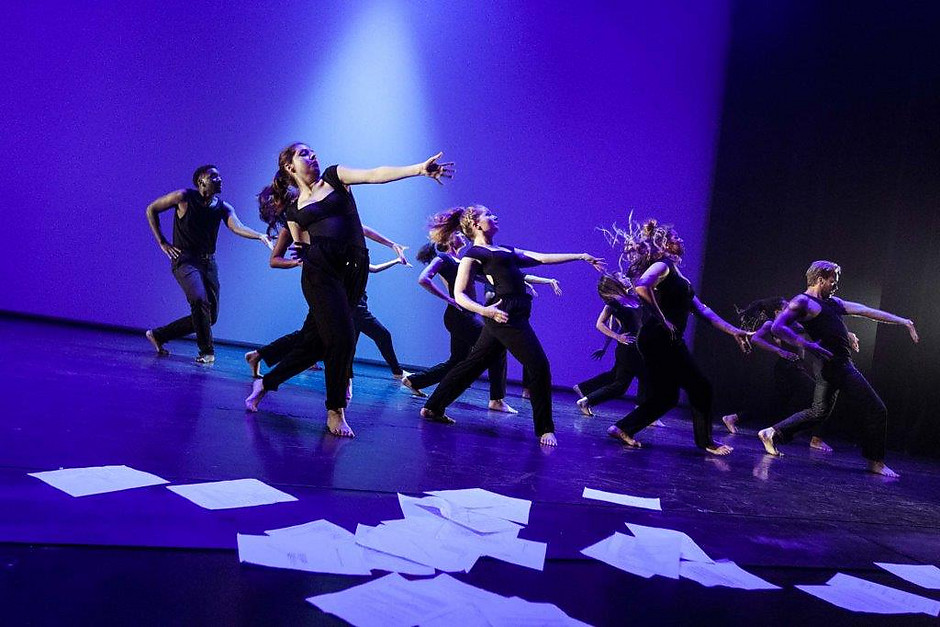 Spectacle de fin d'année intitulé "Textes" - voir en plus grand : (fenêtre modale)