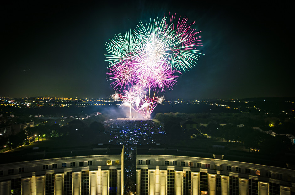 Feu d'artifice - voir en plus grand : (fenêtre modale)