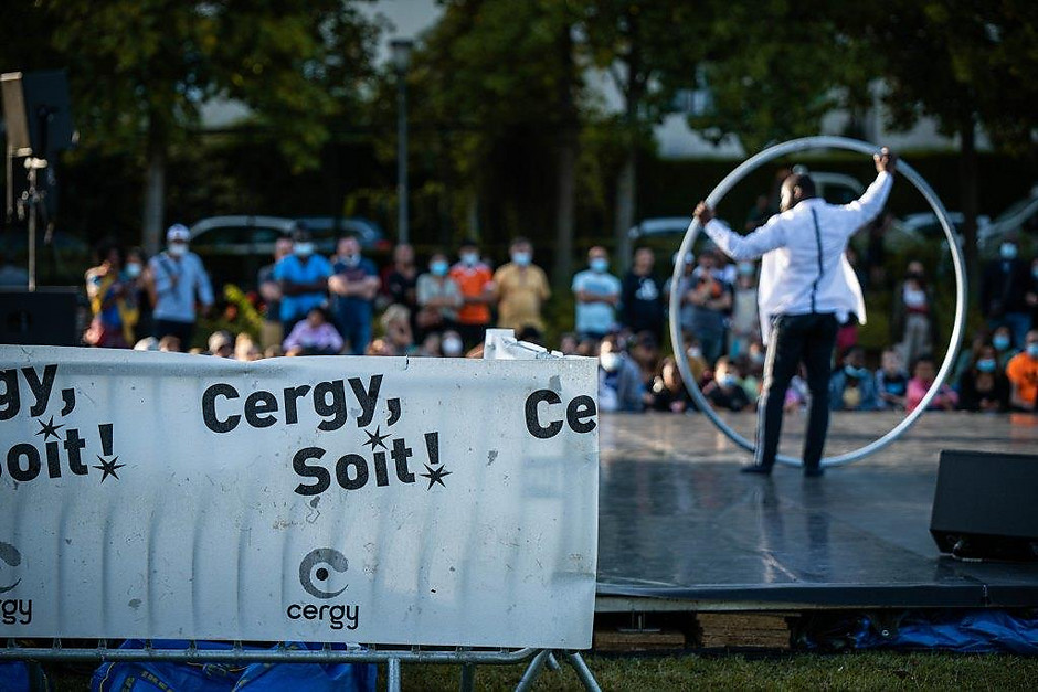 Cergy Soit ! Rendez-vous #3, Compagnie Clouds au square de la Vénus des loups, 11 septembre - voir en plus grand : (fenêtre modale)