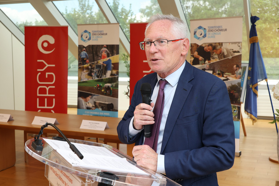 Signature du projet TZCLD à Cergy - voir en plus grand : (fenêtre modale)