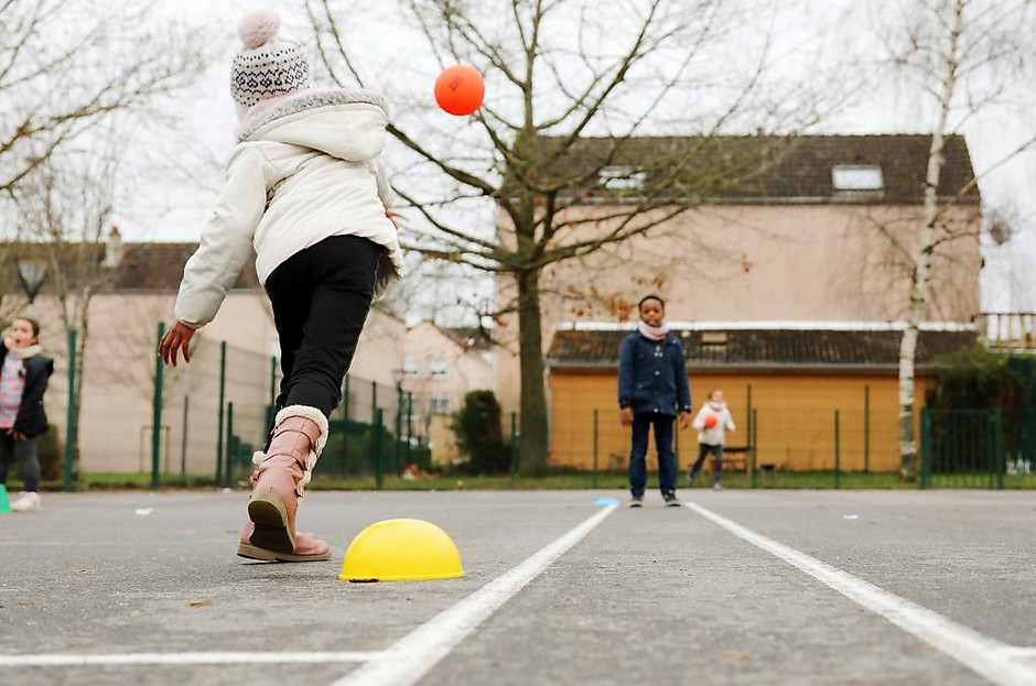 Semaine olympique et paralympique, handball au groupe scolaire des Genottes, du 1er au 5 février 2021 - voir en plus grand : (fenêtre modale)