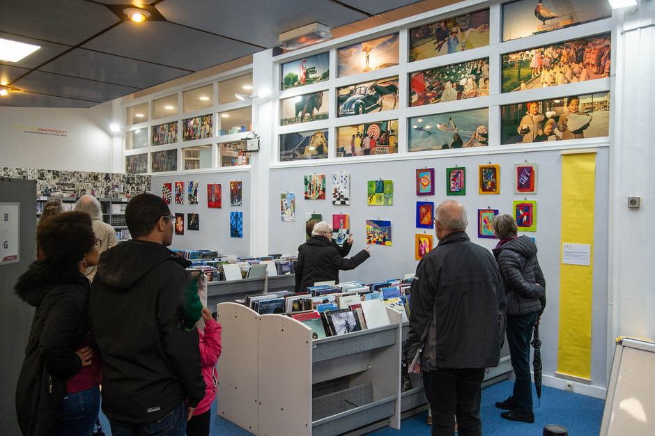 Vernissage de l'exposition "Sorties de cours" - voir en plus grand : (fenêtre modale)