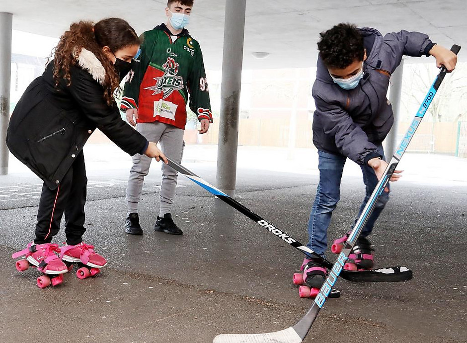 Semaine olympique et paralympique, roller-hockey au centre de loisirs des Touleuses, du 1er au 5 février 2021 - voir en plus grand : (fenêtre modale)