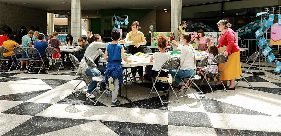 Partir en livre, des spectacles et ateliers sur la place des Arts, le 7 juillet - voir en plus grand : (fenêtre modale)