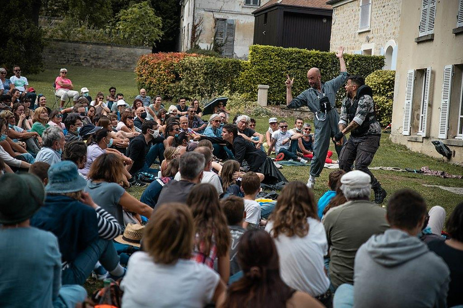 Cergy Soit ! Rendez-vous #4, Les batteurs de pavés dans le parc de la maison d'Anne et Gérard Philipe, 18 septembre - voir en plus grand : (fenêtre modale)
