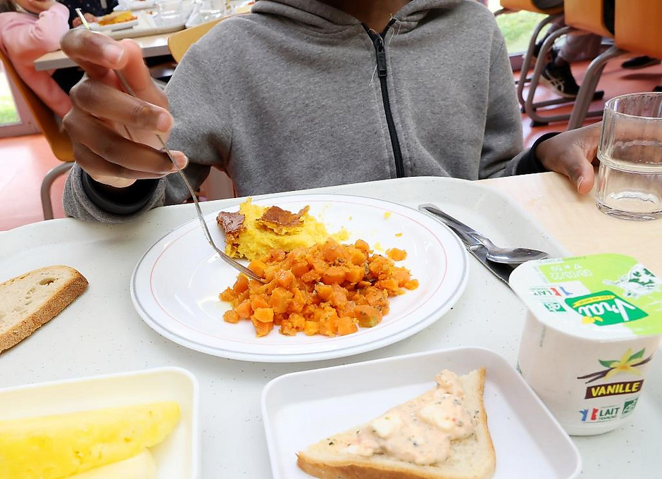 Restauration scolaire, du bio, du bon et du local, groupe scolaire de la Chanterelle le 11 février - voir en plus grand : (fenêtre modale)