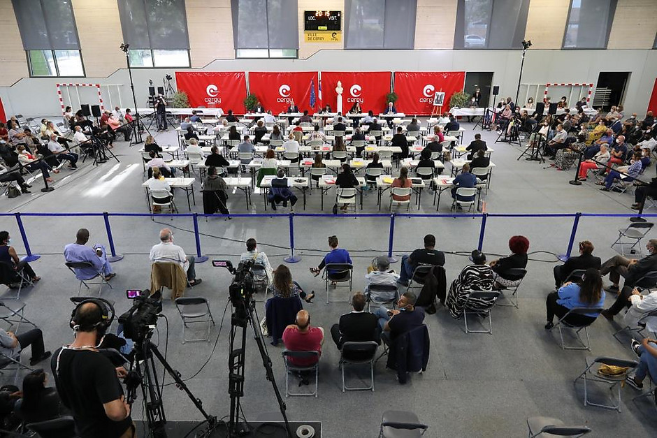 Conseil municipal d'installation au gymnase des Touleuses le 3 juillet 2020 - voir en plus grand : (fenêtre modale)