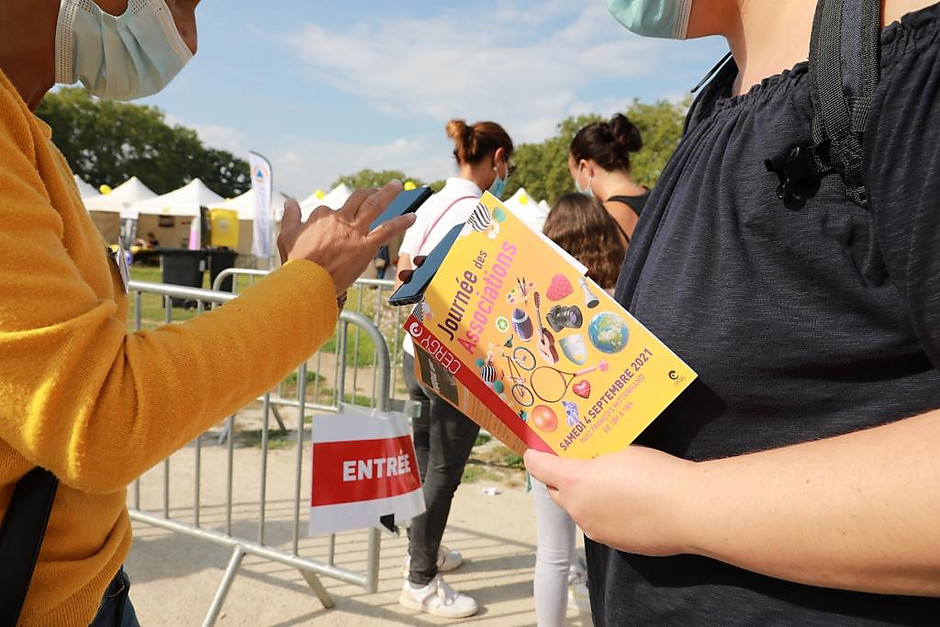 Journée des associations dans le parc François Mitterrand (Grand Centre), 4 septembre - voir en plus grand : (fenêtre modale)