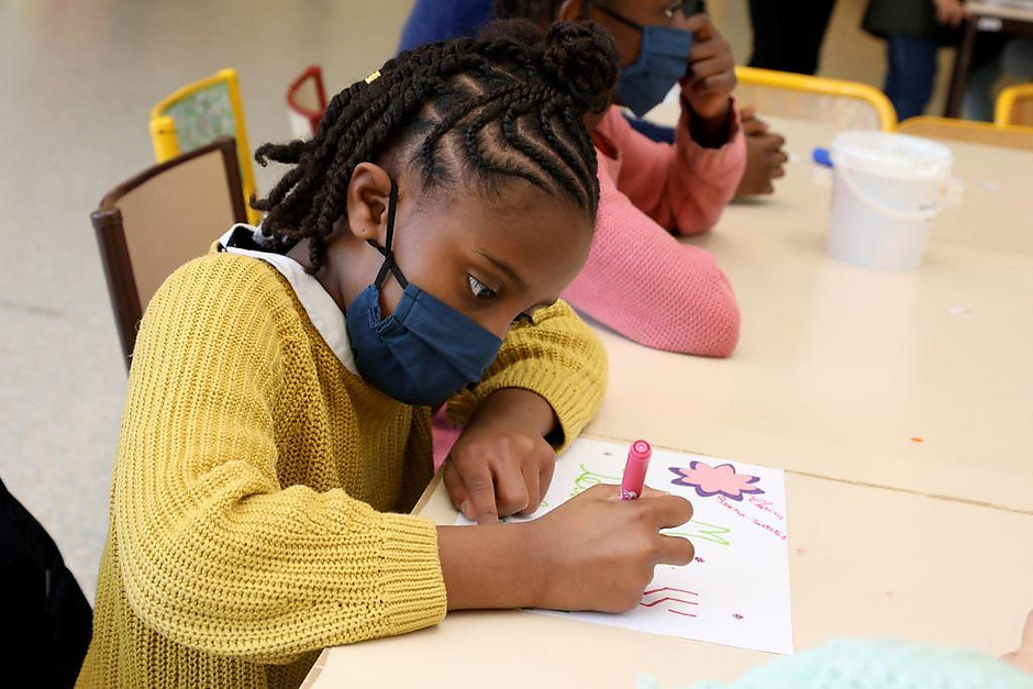 Distribution de masques à l'école chemin Dupuis, novembre 2020 - voir en plus grand : (fenêtre modale)