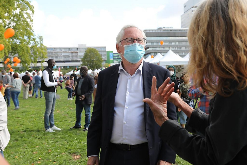 Journée des association au parc François Mitterrand avec le maire Jean-Paul Jeandon, septembre - voir en plus grand : (fenêtre modale)