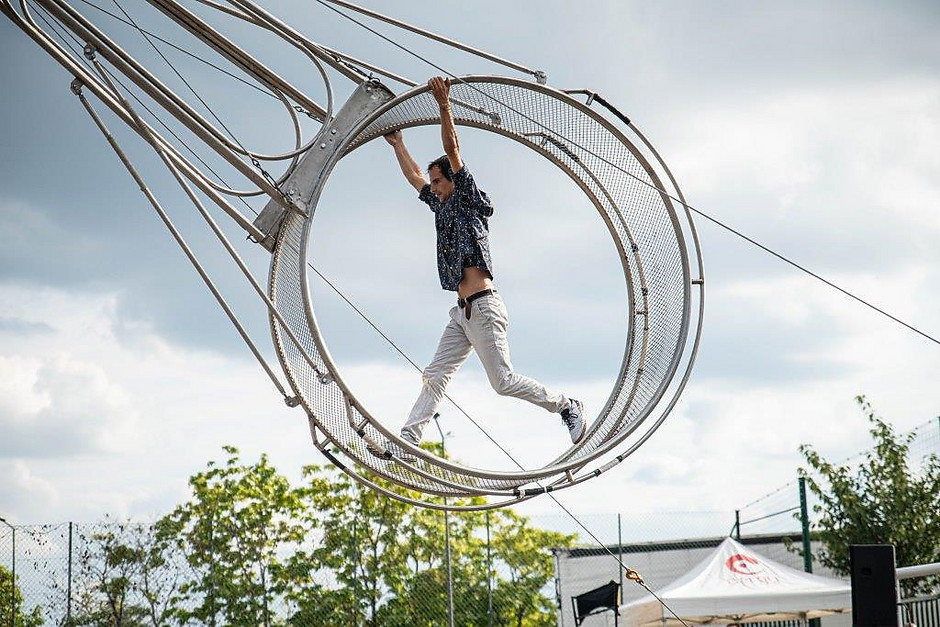 Cergy Soit ! Rendez-vous #4, La meute sur le plateau sportif de la Justice, 18 septembre - voir en plus grand : (fenêtre modale)