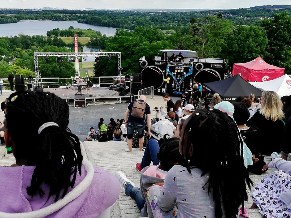 La Fête de la Musique aux 12 colonnes. - voir en plus grand : (fenêtre modale)