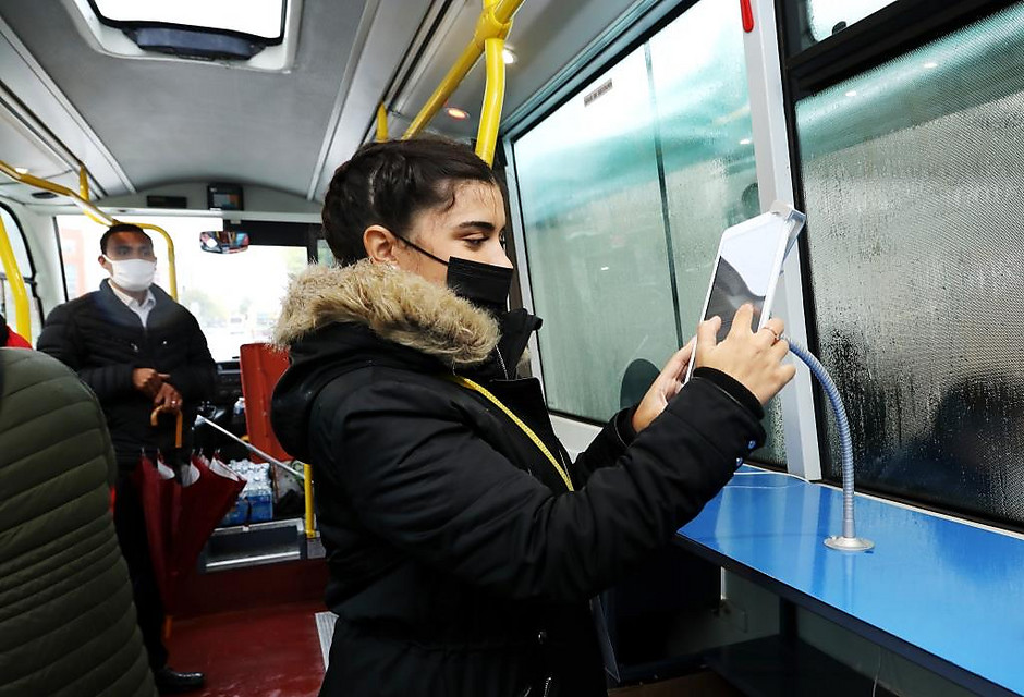 Bus initiative emploi dans le quartier Axe Majeur Horloge, le 5 octobre 2020 - voir en plus grand : (fenêtre modale)