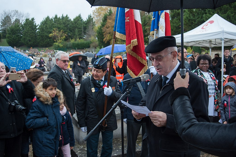 Allocution du Président des anciens combattants, cimetière - voir en plus grand : (fenêtre modale)