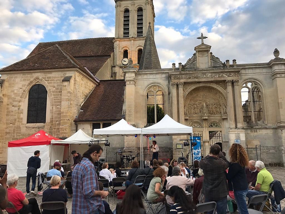 Bistrot Chanson, place de l'Eglise Saint-Christophe. - voir en plus grand : (fenêtre modale)