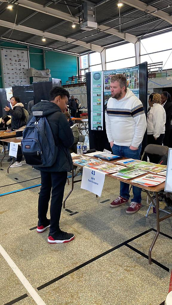 Forum des métiers et des formations inter-collèges, le 7 et le 9 février, gymnase des Chênes - voir en plus grand : (fenêtre modale)