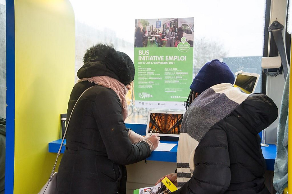 Passage du Bus initiative emploi le 27 novembre, à Cergy St Christophe - voir en plus grand : (fenêtre modale)