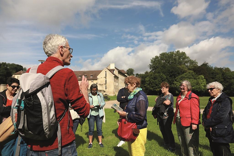 Balade poétique des seniors le long de la coulée verte, le 7 juillet - voir en plus grand : (fenêtre modale)