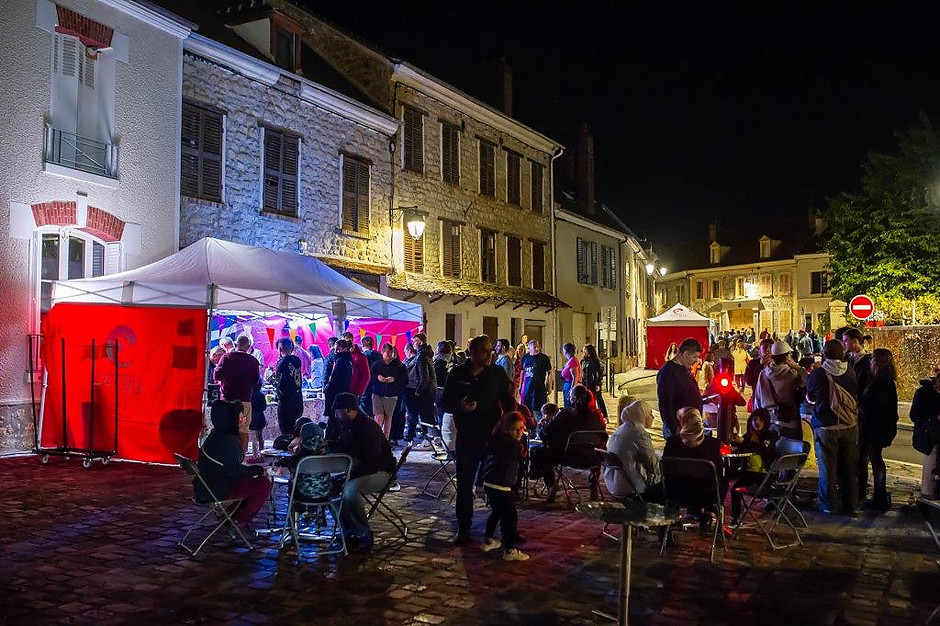 Charivari au Village - voir en plus grand : (fenêtre modale)