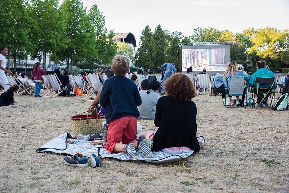 Séance de cinéma plein air au square de la Vénus des Loups, le mardi 28 juillet - voir en plus grand : (fenêtre modale)