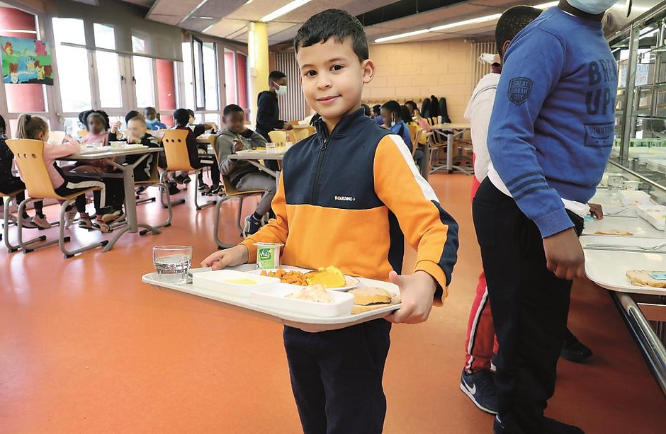 Restauration scolaire, du bio, du bon et du local, groupe scolaire de la Chanterelle le 11 février - voir en plus grand : (fenêtre modale)