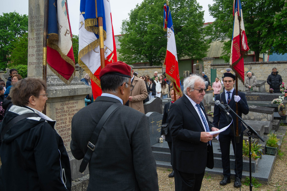 Cérémonie patriotique victoire 45 - voir en plus grand : (fenêtre modale)