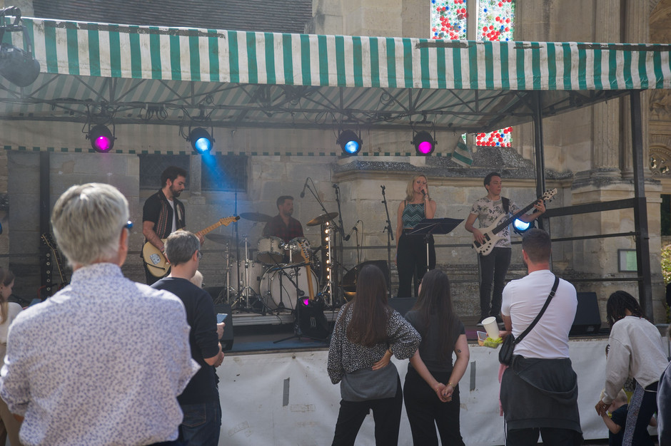 Charivari, le retour de la fête au Village, 11 septembre - voir en plus grand : (fenêtre modale)