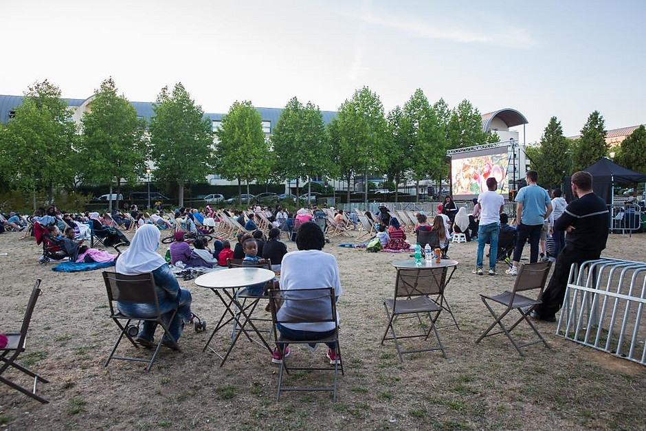 Séance de cinéma plein air au square de la Vénus des Loups, le mardi 28 juillet - voir en plus grand : (fenêtre modale)