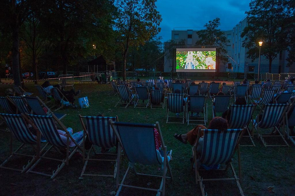 Cinéma en plein air Pierre Lapin aux Touleuses le 19 août 2020 - voir en plus grand : (fenêtre modale)